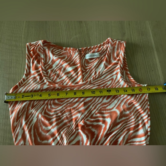 Calvin Klein| Groovy 70’s Style Wide Leg Jumpsuit in Bold Print—Size 4•••Coral - Picture 9 of 10